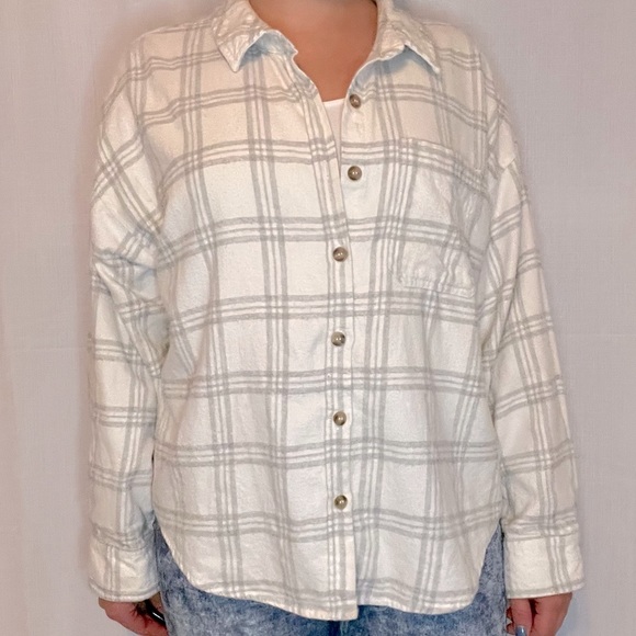 Cozy flannel button up. Size s/m. - Picture 6 of 7